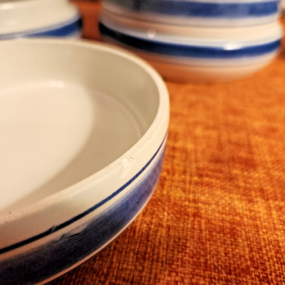 Two Gist-Brocades Delft Blue LIdded Trinket Bowls Hand-Painted 5.5" Floral Bird - Picture 7 of 12